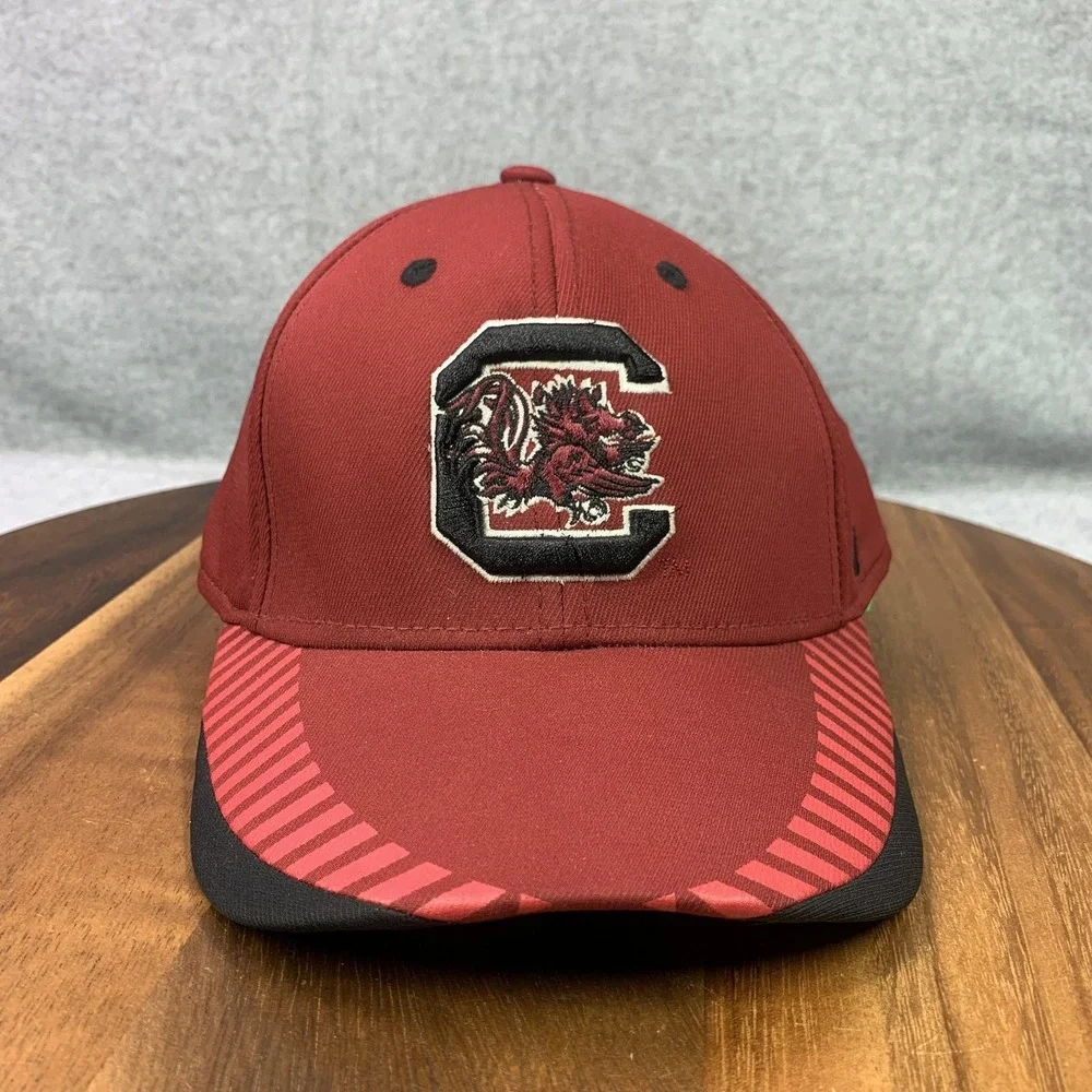 USC Gamecocks Hat Cap Fitted Mens L-XL Garnet Black NCAA College Embriodered